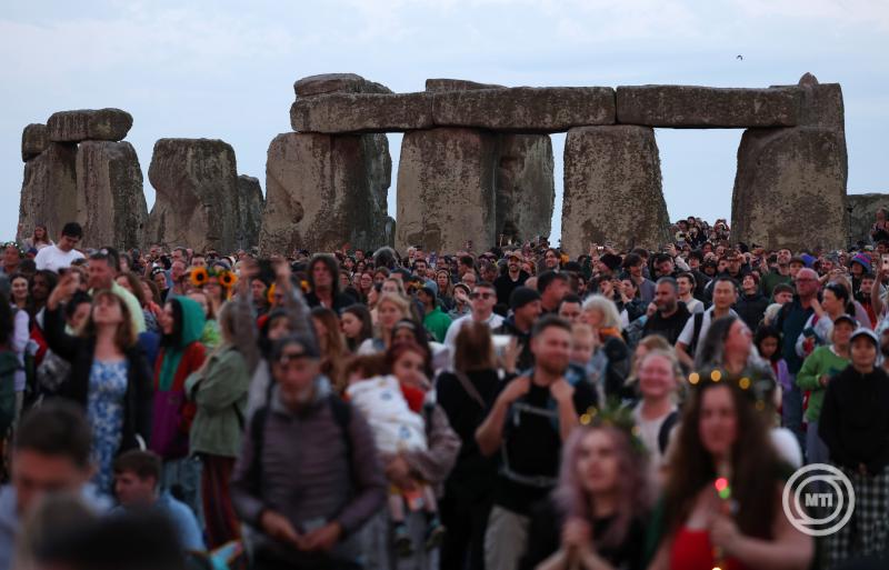 Nyri napfordul a Stonehenge-nl