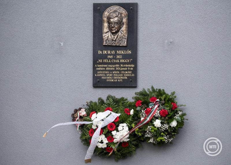 Megemlékezés Duray Miklós születésének 80. évfordulója alkalmából Révkomáromban