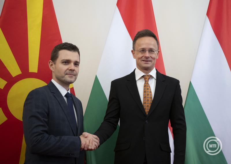 Szijjártó Péter fogadta az észak-macedón külügyi és külgazdasági minisztert