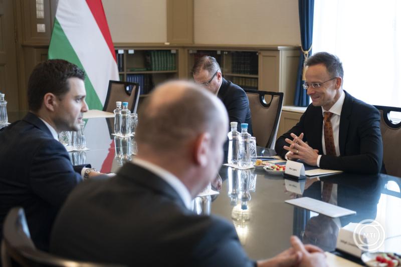 Szijjártó Péter fogadta az észak-macedón külügyi és külgazdasági minisztert