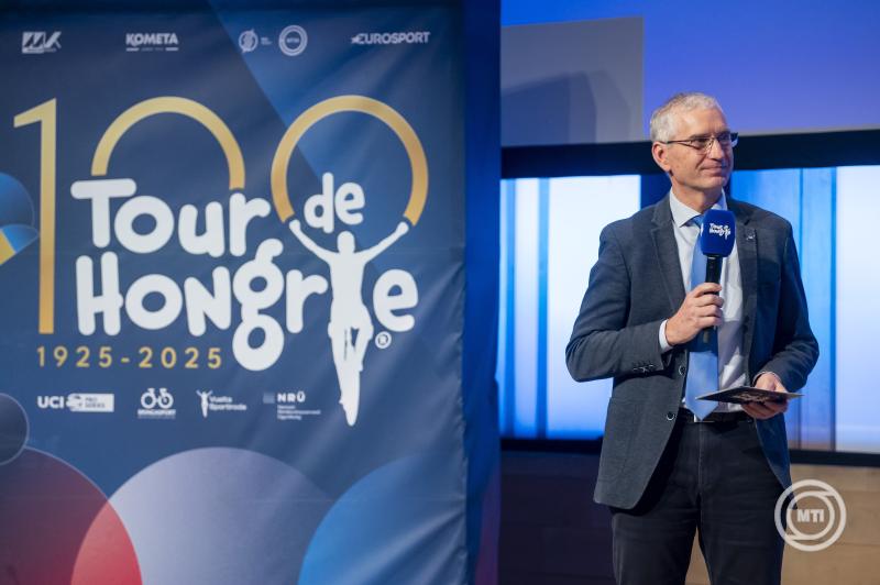 A százéves Tour de Hongrie országúti kerékpáros körverseny útvonalbemutató gálája Budapesten