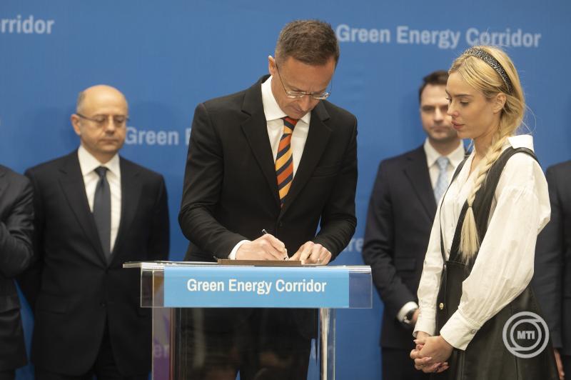 Megállapodást kötöttek a Zöld Energiafolyosóról Budapesten