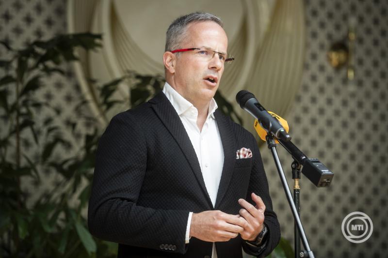 Megnyílt Bozó Szabolcs festőművész első magyarországi önálló kiállítása a Városligetben