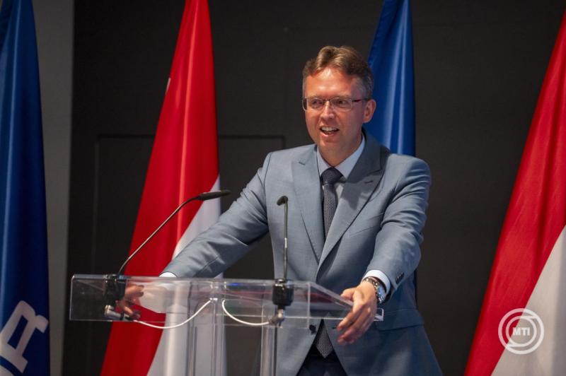 Űripari hálózat létrehozásáról született megállapodás