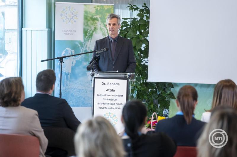 Az Egyszülős Központ szakmai konferenciája