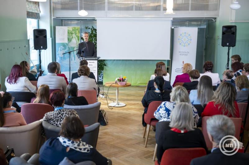 Az Egyszülős Központ szakmai konferenciája