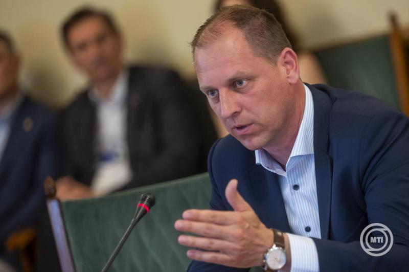 Az Országgyűlés oktatási bizottságának ülése