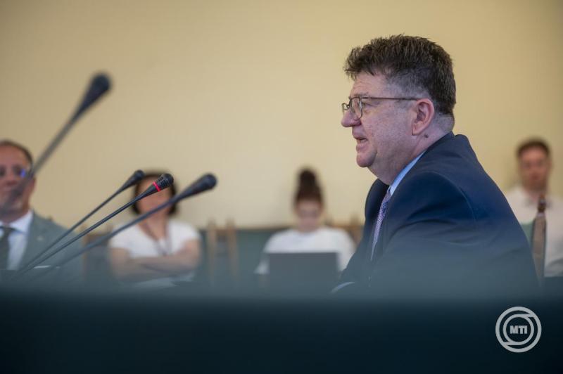 Az Országgyűlés oktatási bizottságának ülése