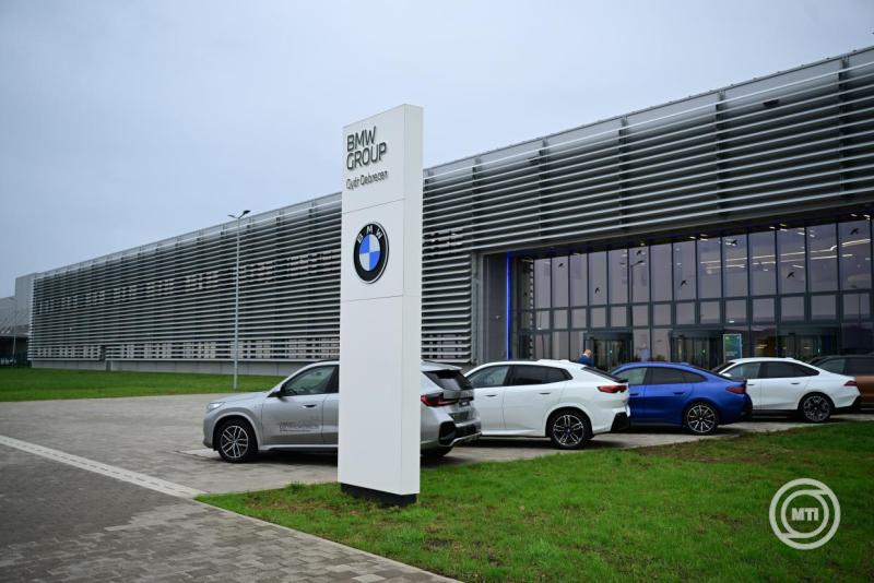 Átadták a BMW debreceni gyárát