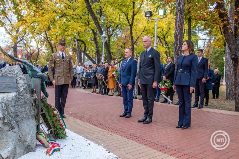 Október 23. - Megemlékezés a vajdasági Palicson