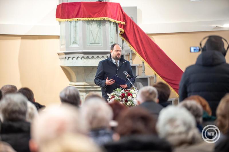 A nagypiszanicai felújított református templom átadása