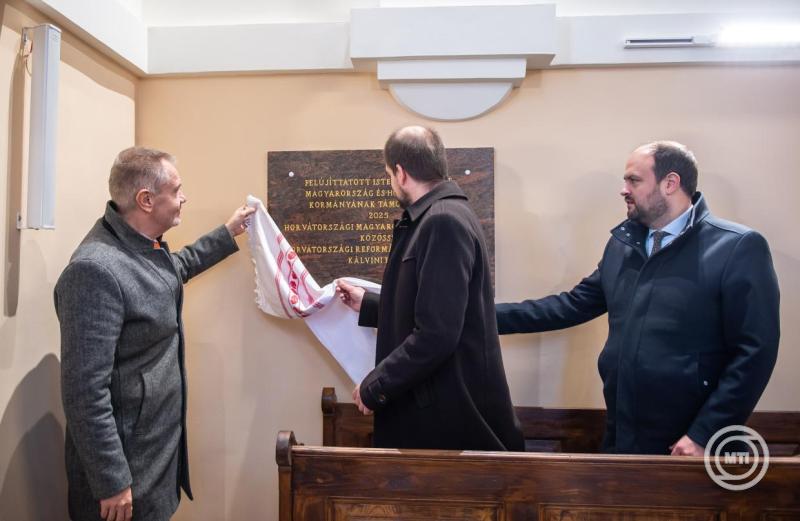 A nagypiszanicai felújított református templom átadása