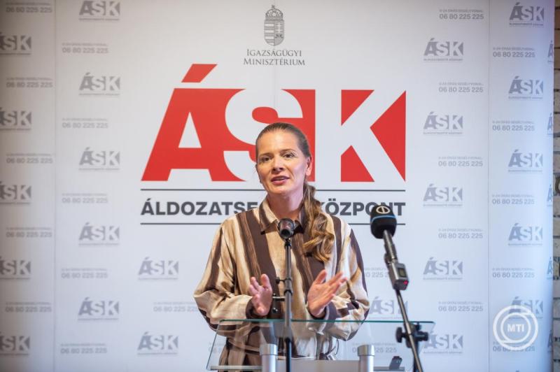 Áldozatsegítő pontot adtak át Baján