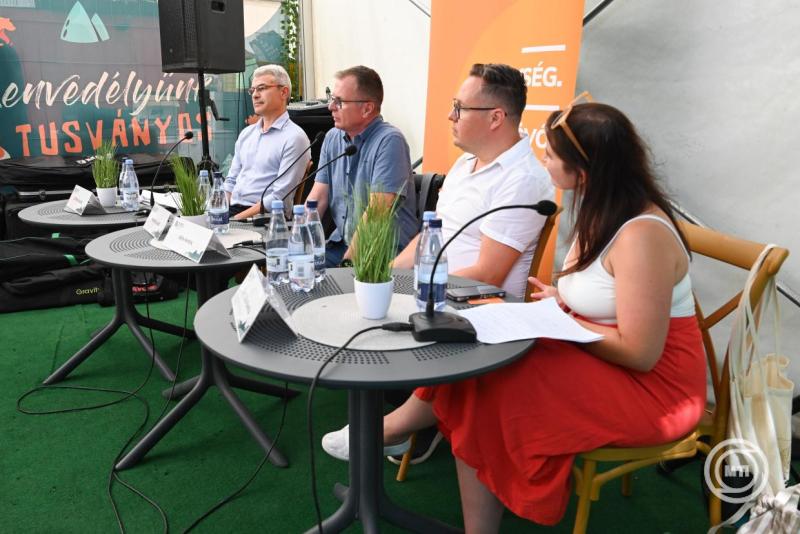 Tusványos - A 34. Bálványosi Nyári Szabadegyetem és Diáktábor