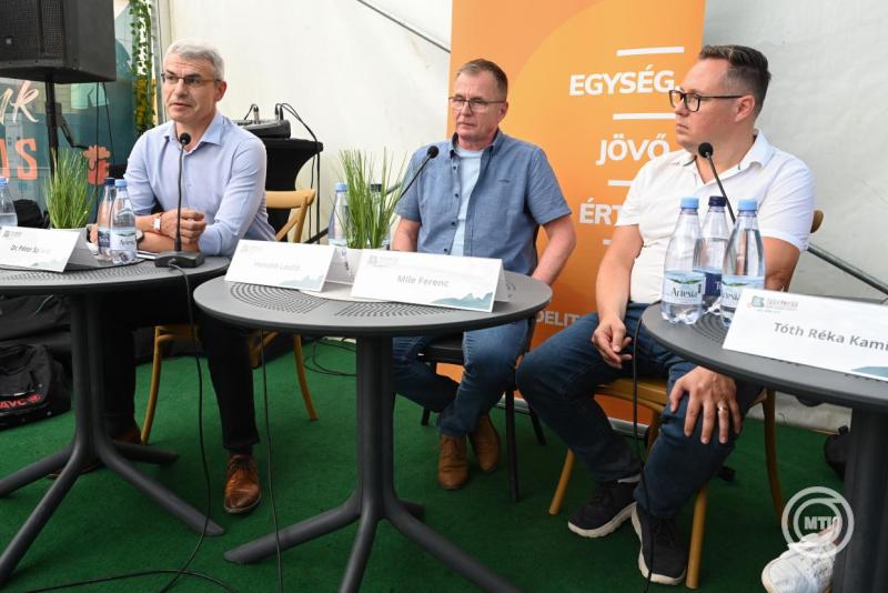 Tusványos - A 34. Bálványosi Nyári Szabadegyetem és Diáktábor