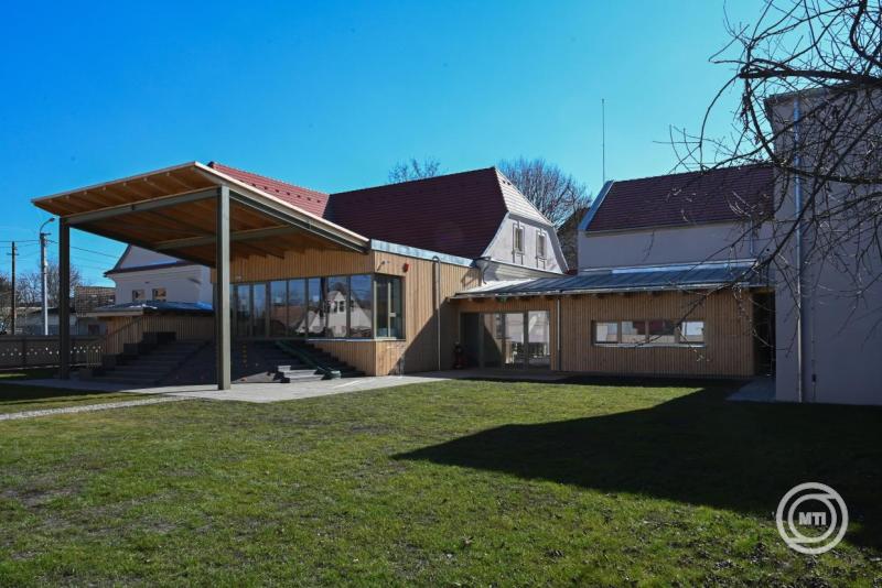 Óvodát és oktatási központot avattak az erdélyi Fogarason