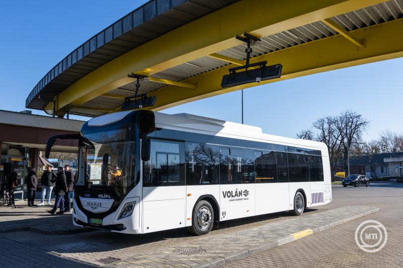 Új elektromos buszt állítottak üzembe Keszthelyen