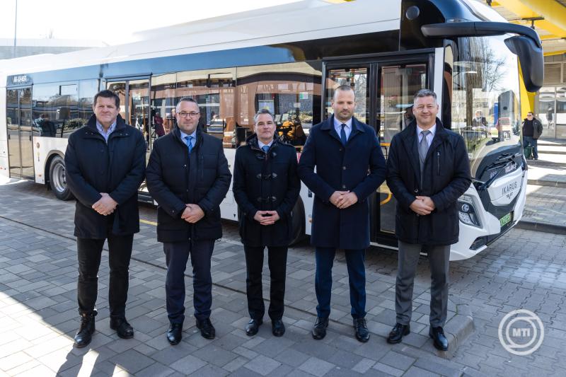 Új elektromos buszt állítottak üzembe Keszthelyen