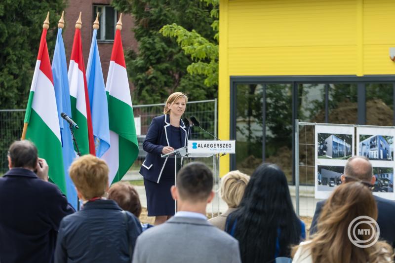 Letették a Ganz Ábrahám Technikum tanműhelyének alapkövét Zalaegerszegen