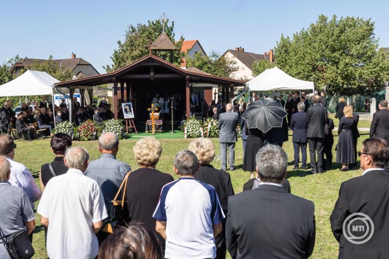 Kásler Miklós temetése Sárváron