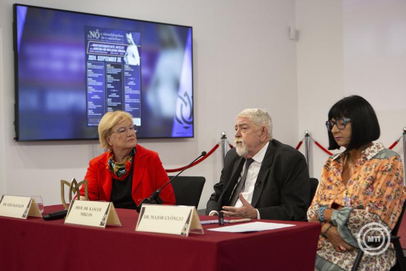 A nő a társadalomban és a családban I. címmel konferencia a Magyarságkutató Intézetben