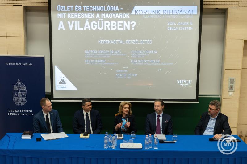 Üzlet és technológia – Mit keresnek a magyarok a világűrben? címmel rendezvény az Óbudai Egyetemen
