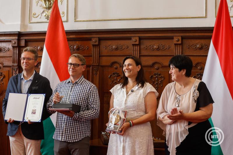 Átadták a Kárpát-medencei Életmese írói pályázat díjait