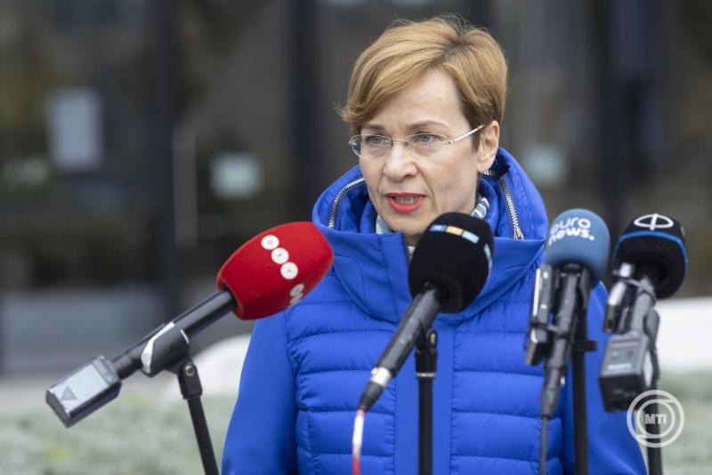 A Mol sajtótájékoztatója a Dunai Finomítóban keletkezett tűzről