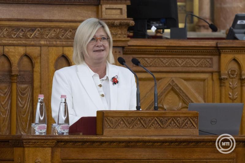 A Magyar nők a nagyvilágból a békéért és az összetartozásért című konferencia az Országházban