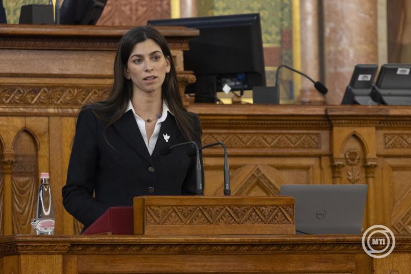 A Magyar nők a nagyvilágból a békéért és az összetartozásért című konferencia az Országházban