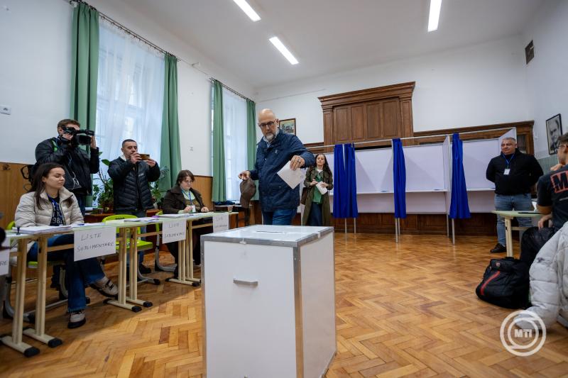 Román elnökválasztás - Kelemen Hunor leadta szavazatát