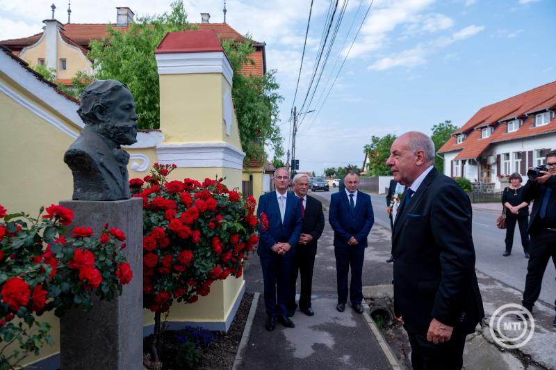 Sulyok Tamás államfő Erdélyben