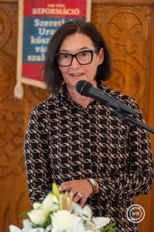 A magyar kormány támogatásával felépült nyárádszentbenedeki református templom felszentelése