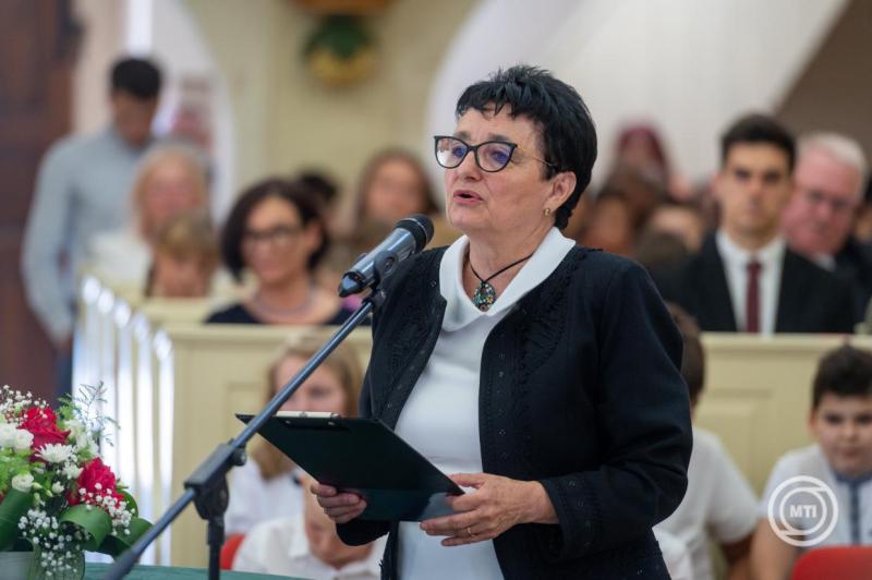 A magyar kormány támogatásával épített sportcsarnokot avattak az erdélyi Tordán