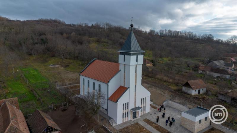 Átadták az új református templomot Hadadon