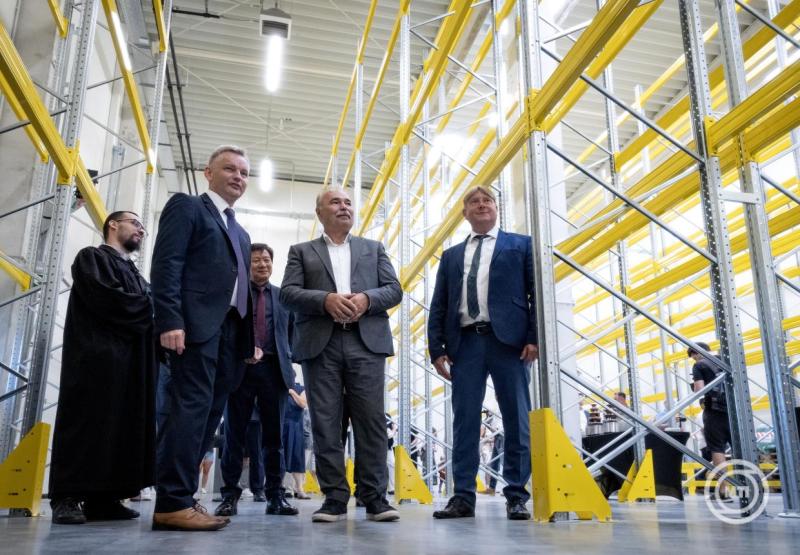 A Csoki Nyugat Kft. ikrényi üzemének átadójá