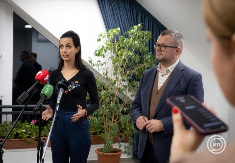 Országjárás - Sajtótájékoztató Gönyűn