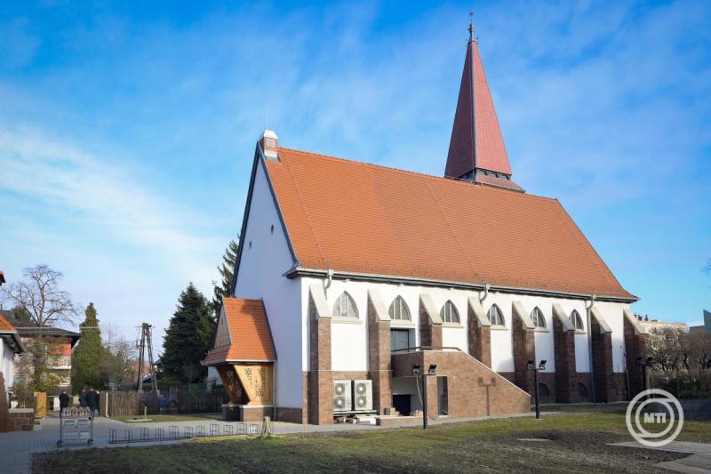 Megújultak a Mosonmagyaróvári Református Egyházközség ingatlanjai