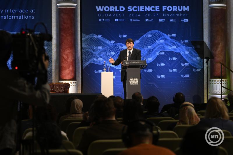 Áder János előadása a World Science Forumon Budapesten