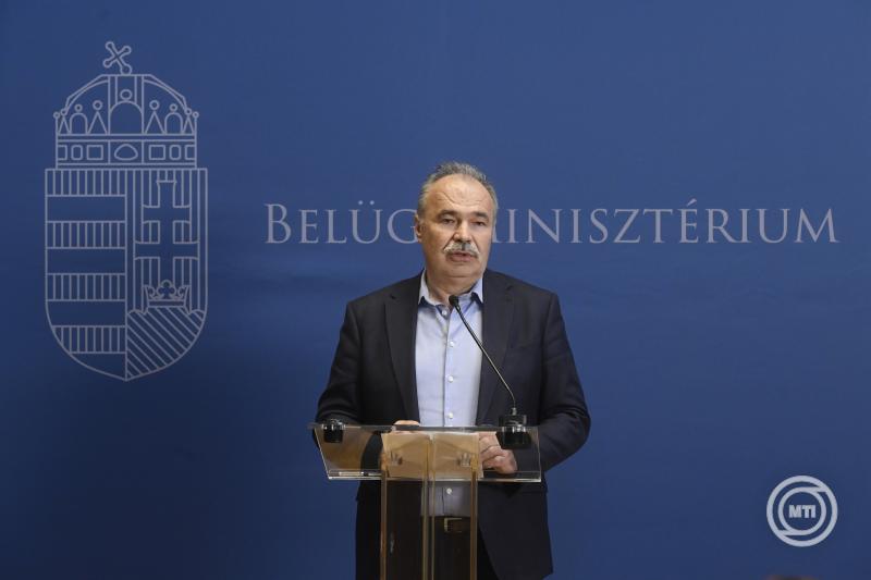 Sajtótájékoztató a ragadós száj- és körömfájás fertőző betegségről