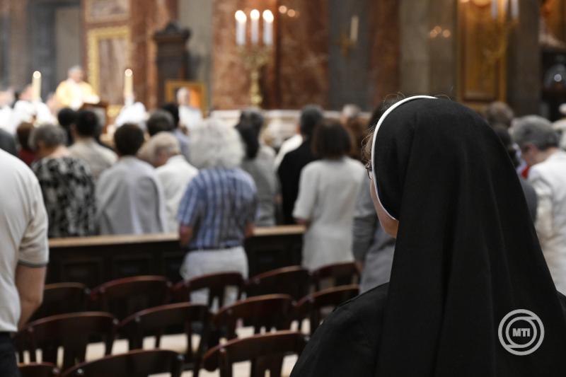 Hálaadó szentmisét tartottak XIV. Leó pápa megválasztásáért a Szent István-bazilikában