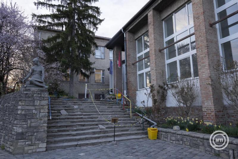 Felújítják a Petzelt József Technikum és Szakképző Iskola épületét Szentendrén
