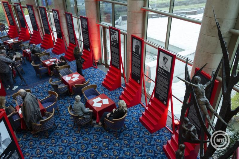 A történelem színpadán - a magyar színjátszás a kommunista diktatúra árnyékában címmel kiállítás a Nemzeti Színházban