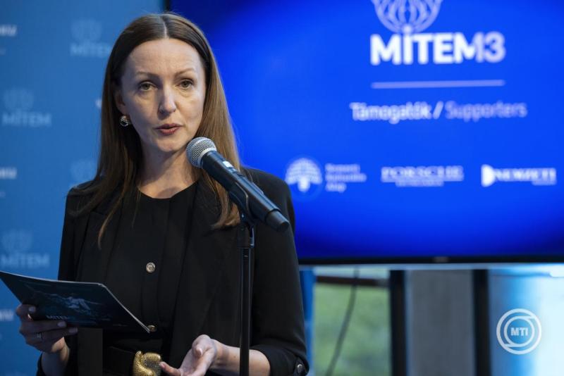 A történelem színpadán - a magyar színjátszás a kommunista diktatúra árnyékában címmel kiállítás a Nemzeti Színházban