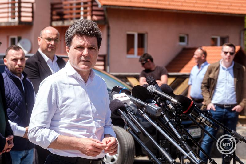 Parajd - A katasztrófa sújtotta térségbe látogatott a román elnök