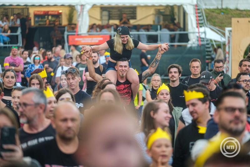 Tusványos – A Hooligans együttes koncertje