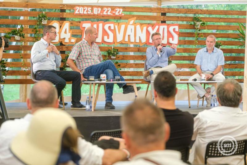Tusványos - A 34. Bálványosi Nyári Szabadegyetem és Diáktábor