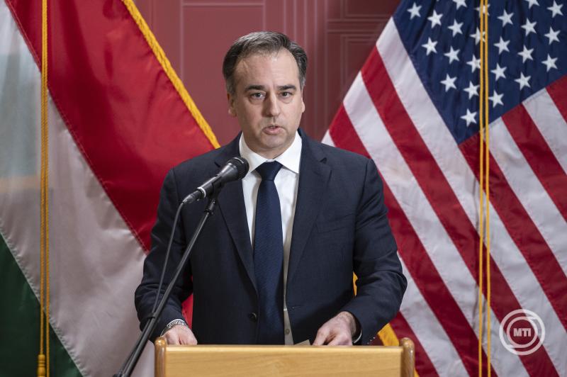 David Pressman sajtótájékoztatója