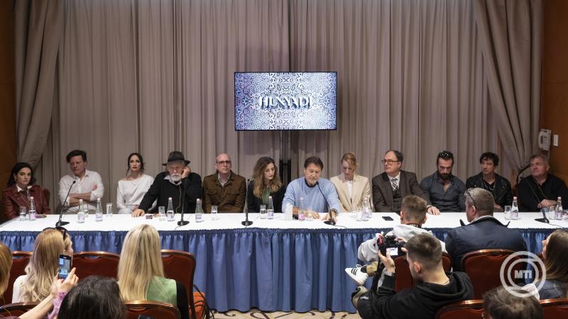 A Hunyadi tévésorozat sajtótájékoztatója