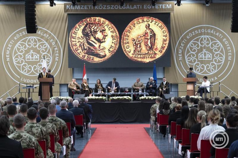 A Nemzeti Közszolgálati Egyetem központi tanévnyitó ünnepsége